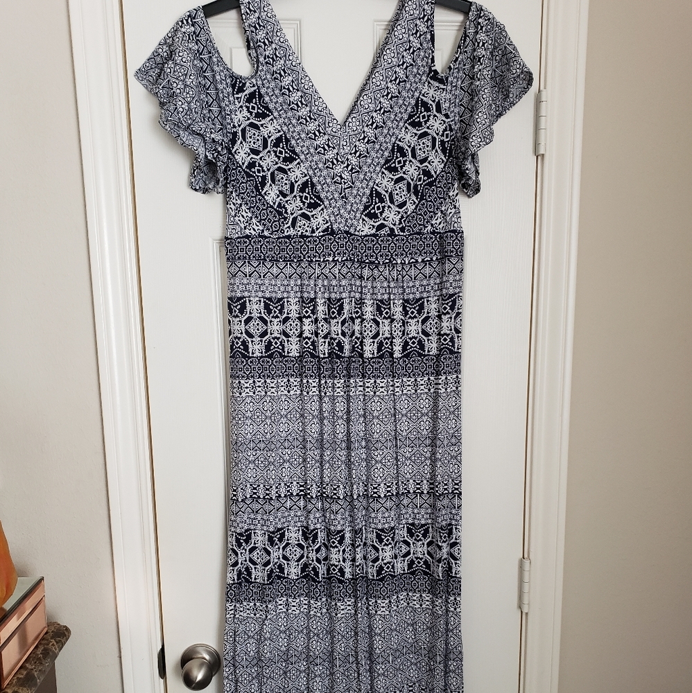 Gorgeous Maxi Jessica Simpson Maternity Dress